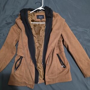 Elegant Tan Utility Jacket with Black Details